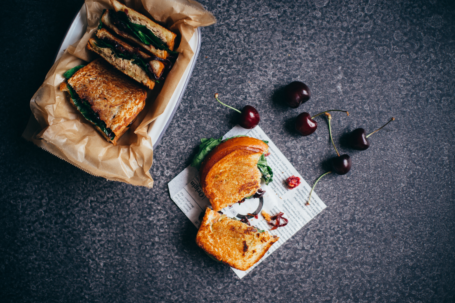 Sandwich grillé au foie gras Labeyrie, oignons et cerises caramélisés, épinards frais - Lauret Ophelie - Ophelie's Kitchen Book-023