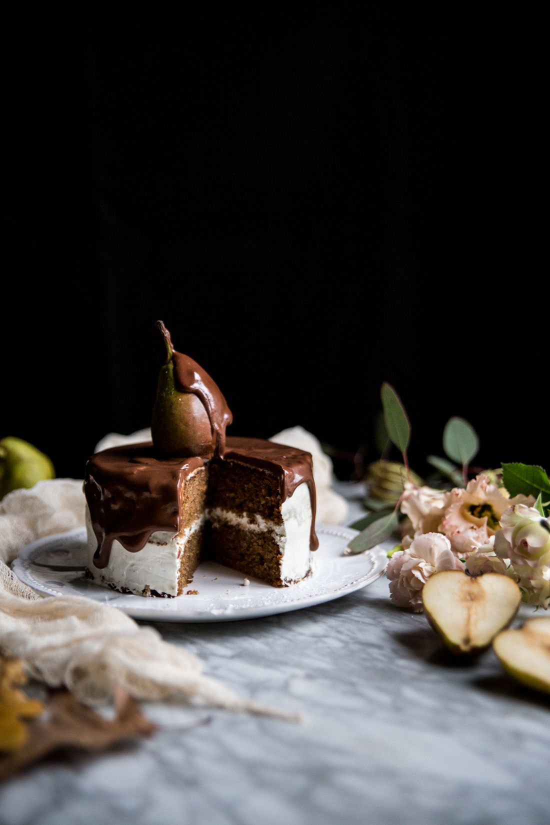 layer-cake-poires-cardamone-glacage-mascarpone-et-vanille-coulant-au-chocolat-ophelies-kitchen-book-ophelie-lauret-12