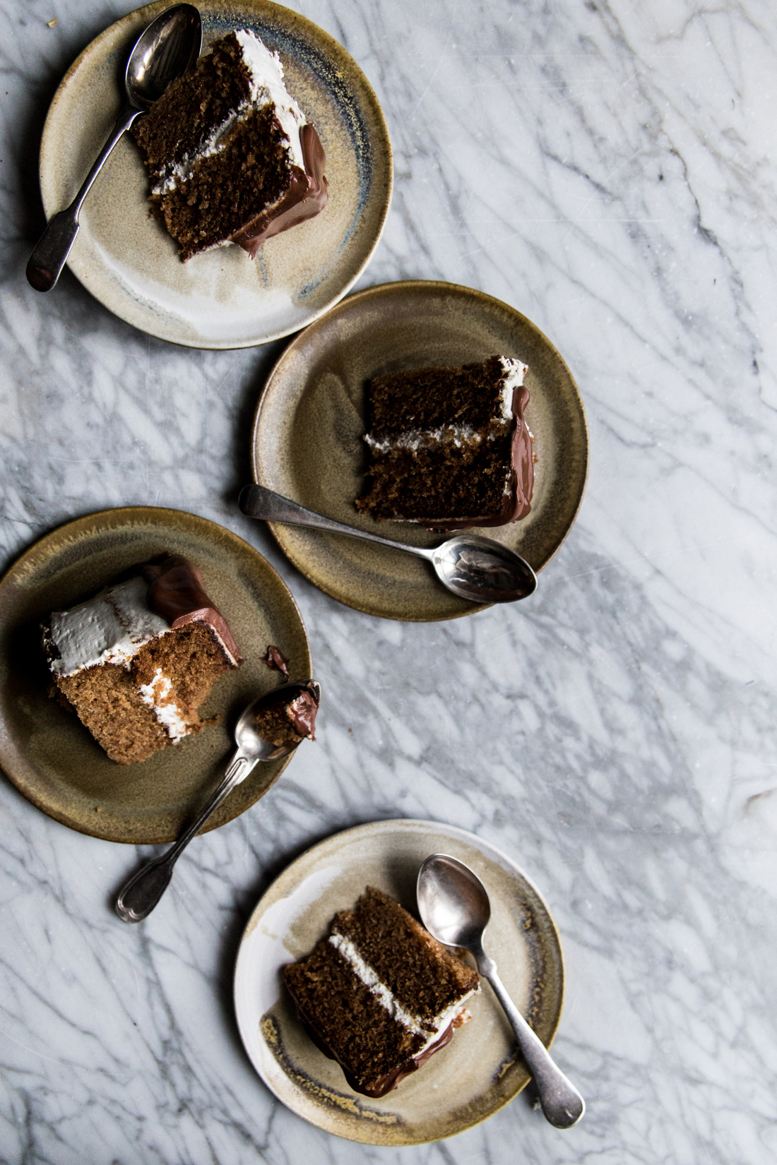 layer-cake-poires-cardamone-glacage-mascarpone-et-vanille-coulant-au-chocolat-ophelies-kitchen-book-ophelie-lauret-24